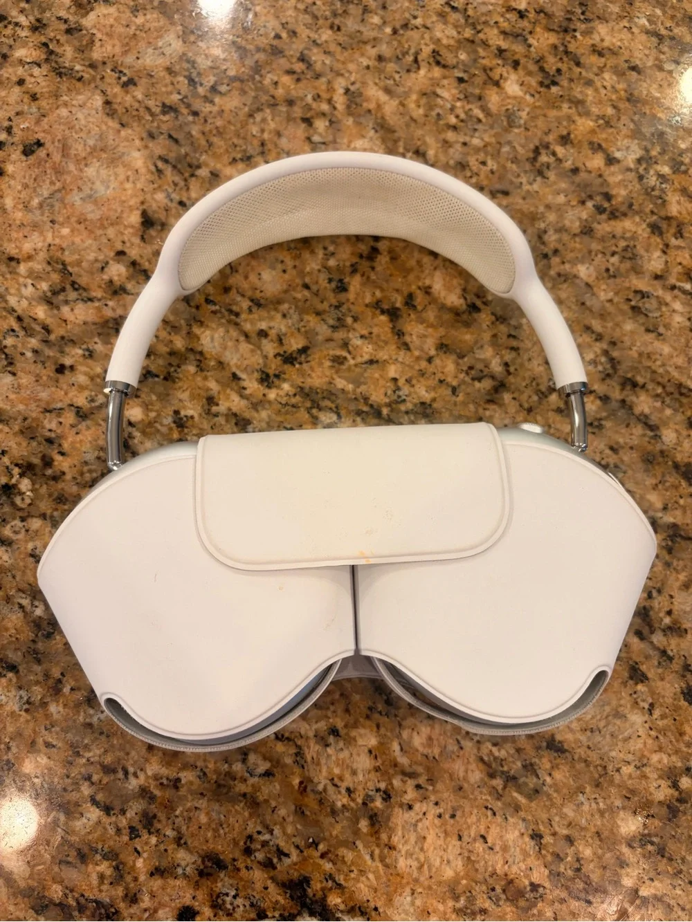 Apple AirPods Max Headphones in Silver